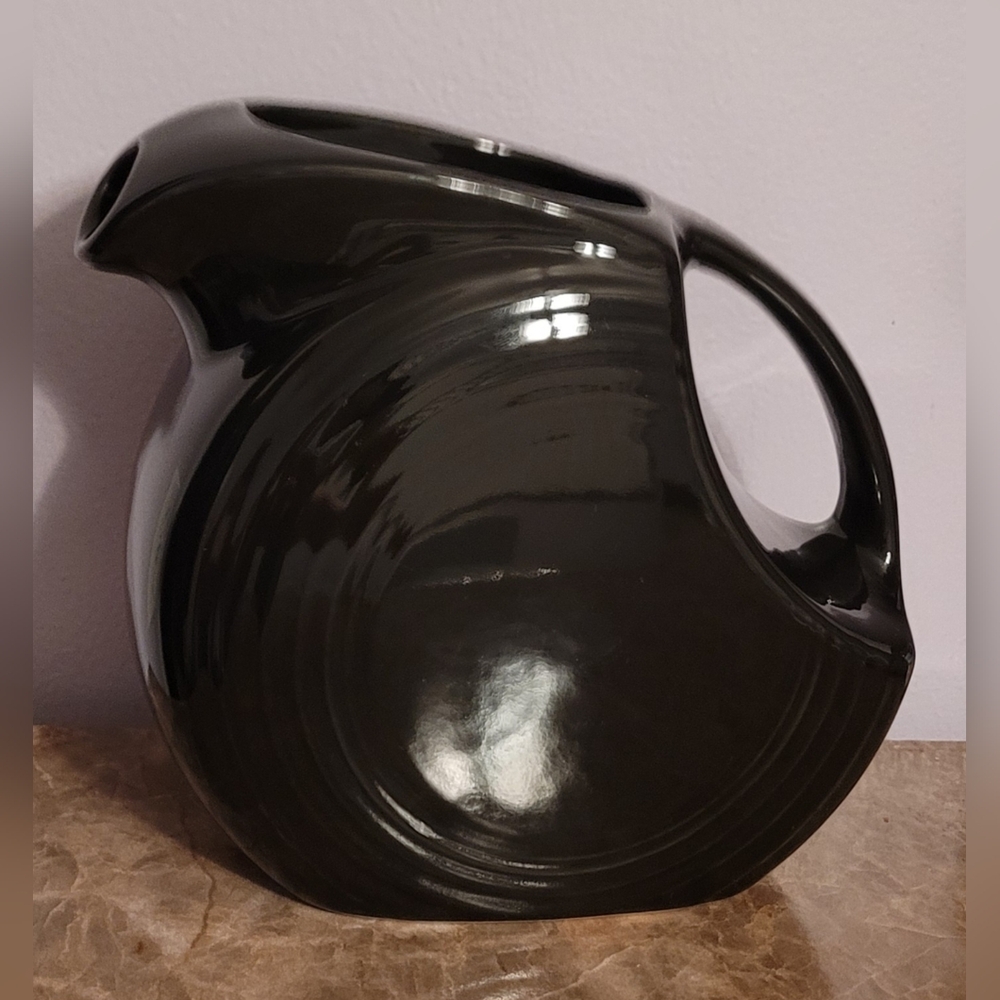 VINTAGE Fiestaware Large Black Disk Pitcher - 64 oz - Picture 4 of 8